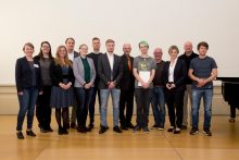 Welcome Day & Prmierungsfeier
Der Welcome Day und die Prmierungsfeier findet am 16. September 2019 statt. Mit einem Festakt begr§t die Georg-August-Universitt Gttingen im Tagungszentrum "Alte Mensa" die neuen Auszubildenden und prmiert alle Absolventinnen und Absolventen, die ihre Ausbildung mit einer herausragenden Prfungsleistung absolviert haben